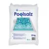 POOLSALZ este utilizat pentru a dezinfecta apa de baie a bazinelor de inot si este potrivit pentru toate bazinele cu sisteme de electroliza a sarii. Datorita continutului ridicat de NaCl de 99,9% si a continutului scazut de sulfat, sarea evaporata de inalta calitate si fina este solubila fara reziduuri si asigura o placere de baie curata si pura. POOLSALZ este utilizat pentru a dezinfecta apa de baie a bazinelor de inot si este potrivit pentru toate bazinele cu sisteme de electroliza a sarii.